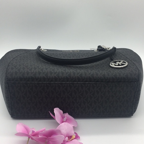 MICHAEL KORS LG CHAIN SHLDR TOTE BLACK - Picture 7 of 8